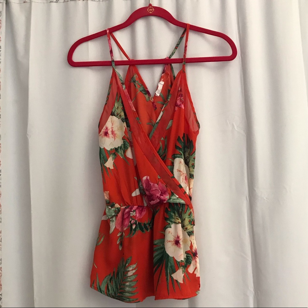 3/$25 Sienna Sky Medium Tropical Top
